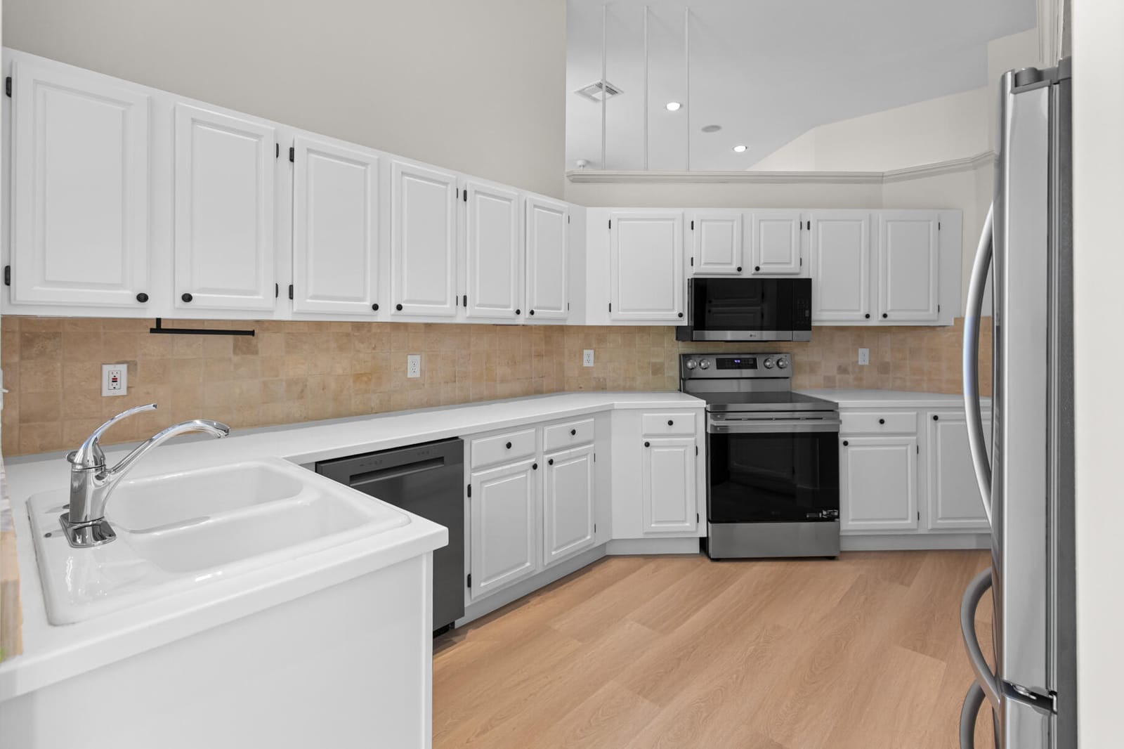 9408 Meadowood Drive, Fort Pierce, FL 34951 photo 22