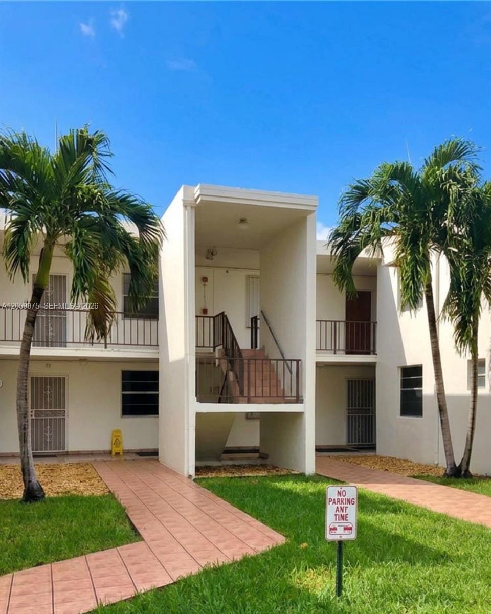 Pending home at 8990 SW 24th Street 19, Miami, FL 33165