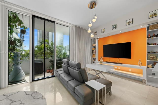 350 NE 24th Street 703, City, Miami, FL
