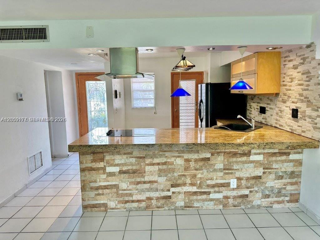 19001 NE 14th Avenue 121 — photo 4