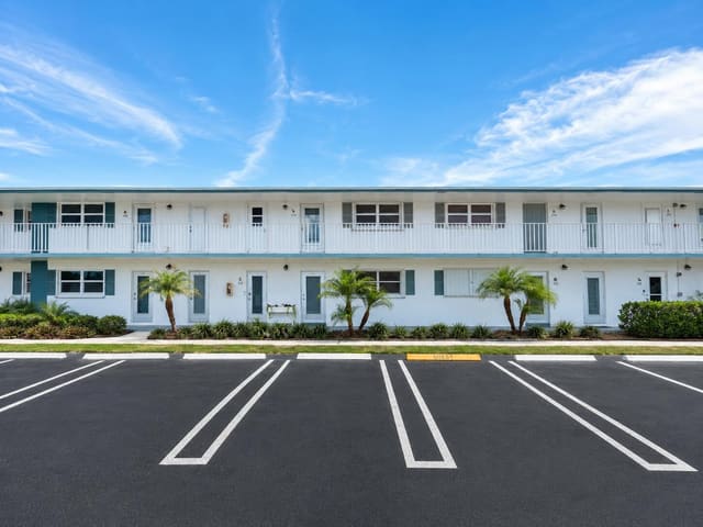 1114 Lake Terrace 203, Boynton Beach, FL 33426