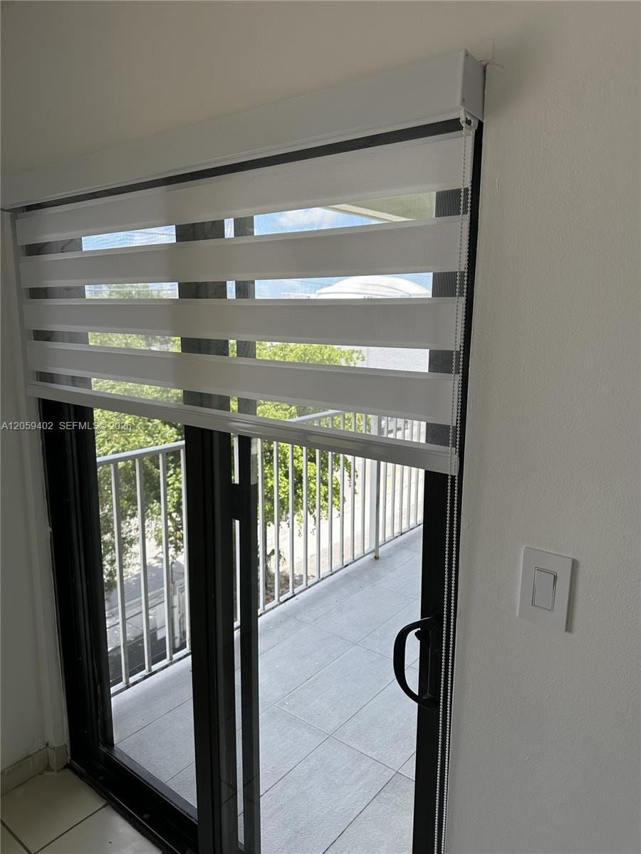 2046 W Flagler Street 409 — photo 4
