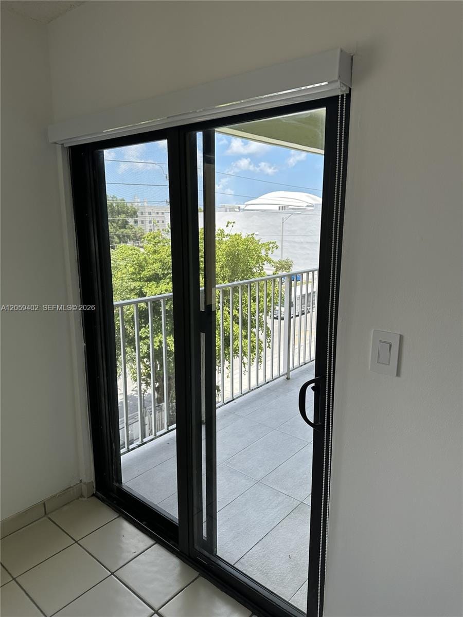 2046 W Flagler Street 409 — photo 5