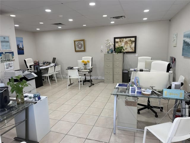 5005 Collins Avenue C2, Miami Beach, FL 33140