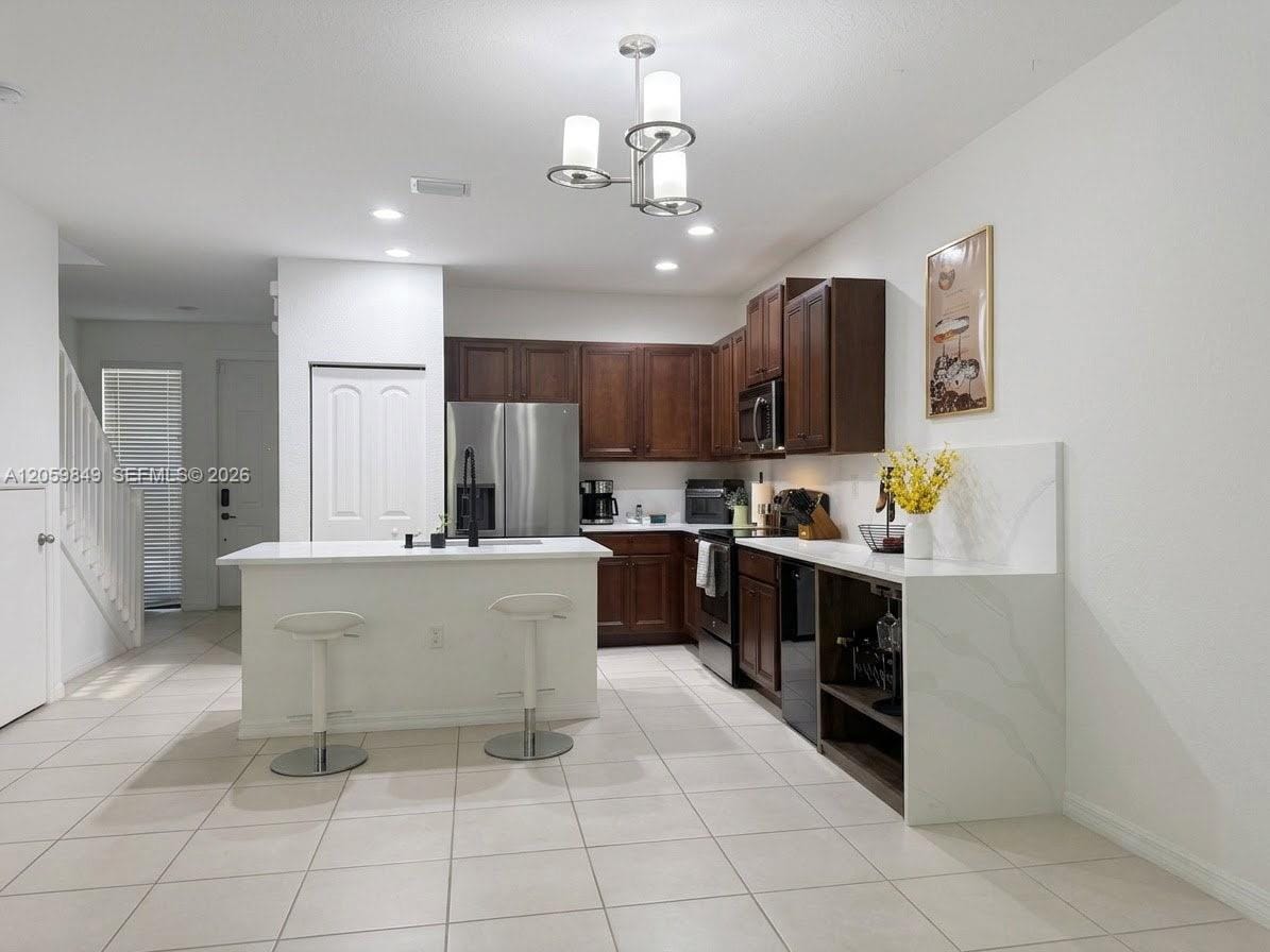 1091 NW 33rd Court — photo 4