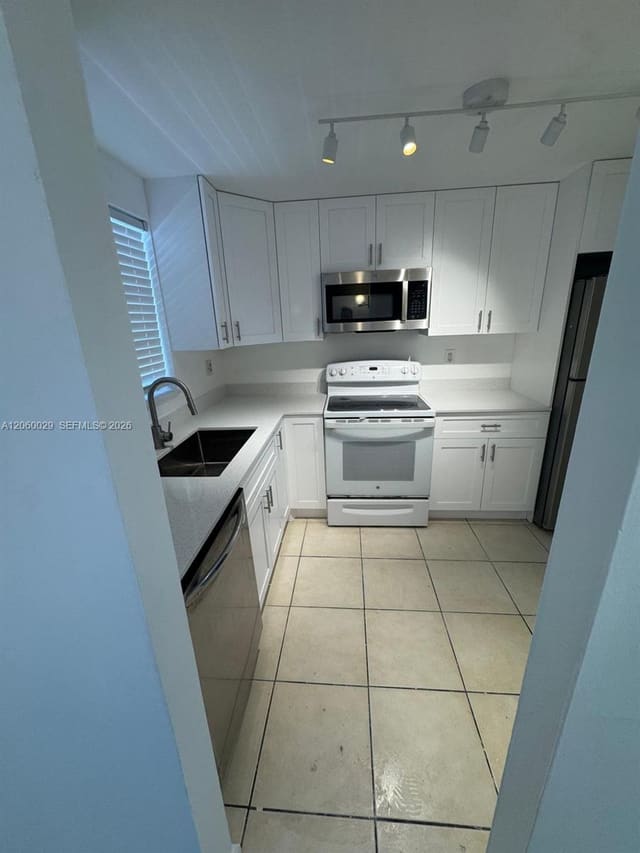 7981 S French Drive 2-202, Pembroke Pines, FL 33024