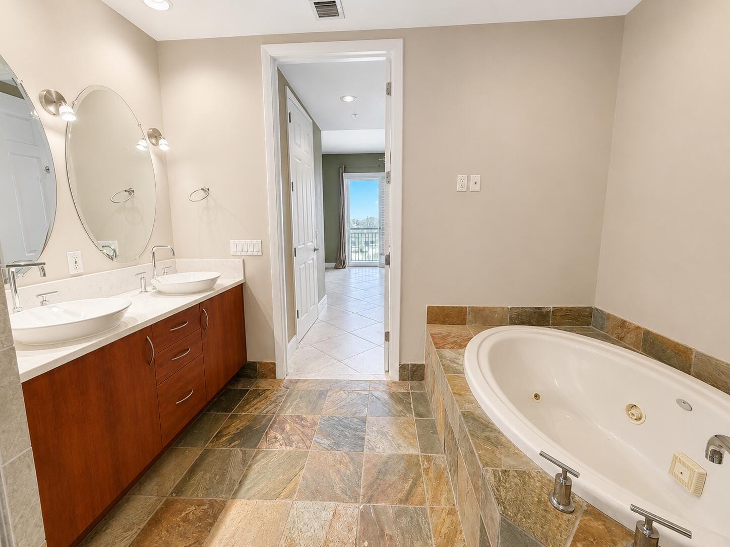 2625 NE 14th Avenue NE 406, Wilton Manors, FL 33334 photo 16