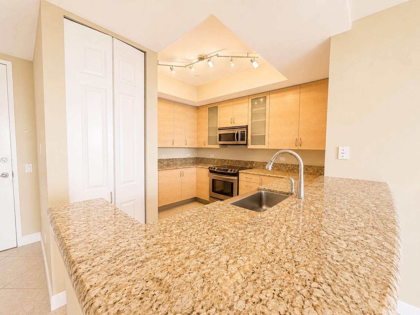 2625 NE 14th Avenue NE 406 — photo 5