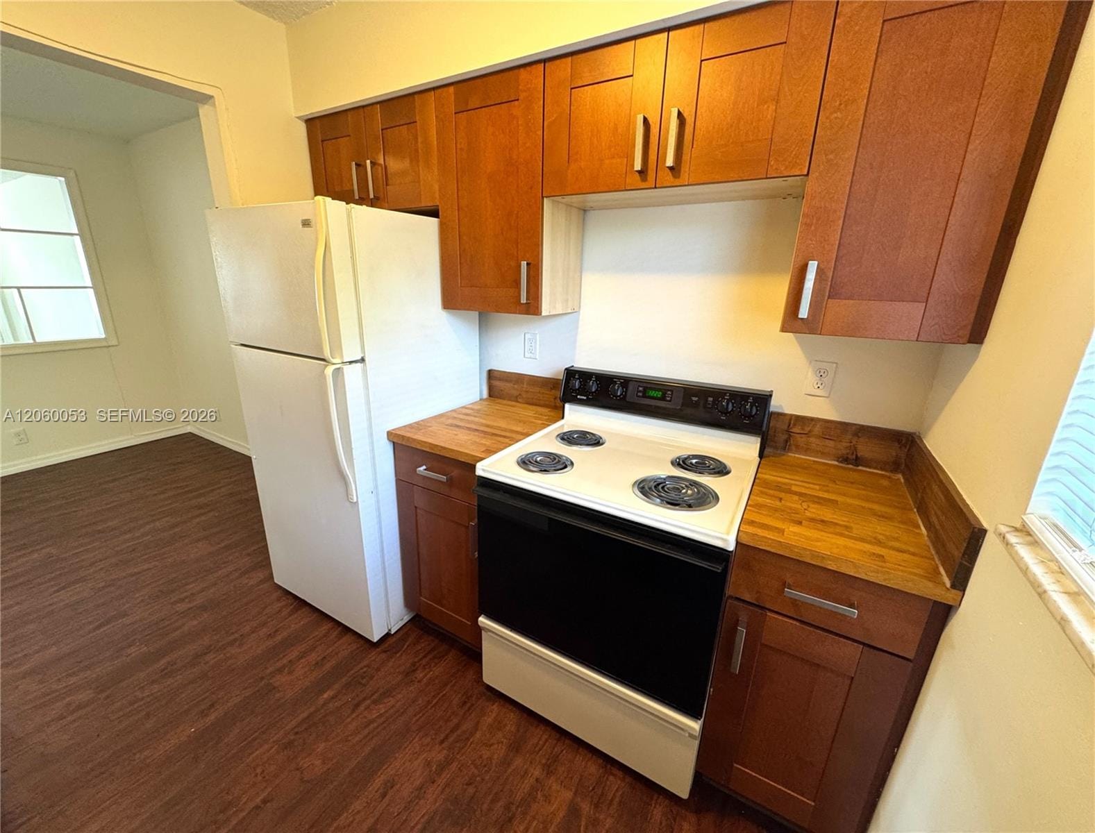 215 NW 25th Street 5 — photo 4