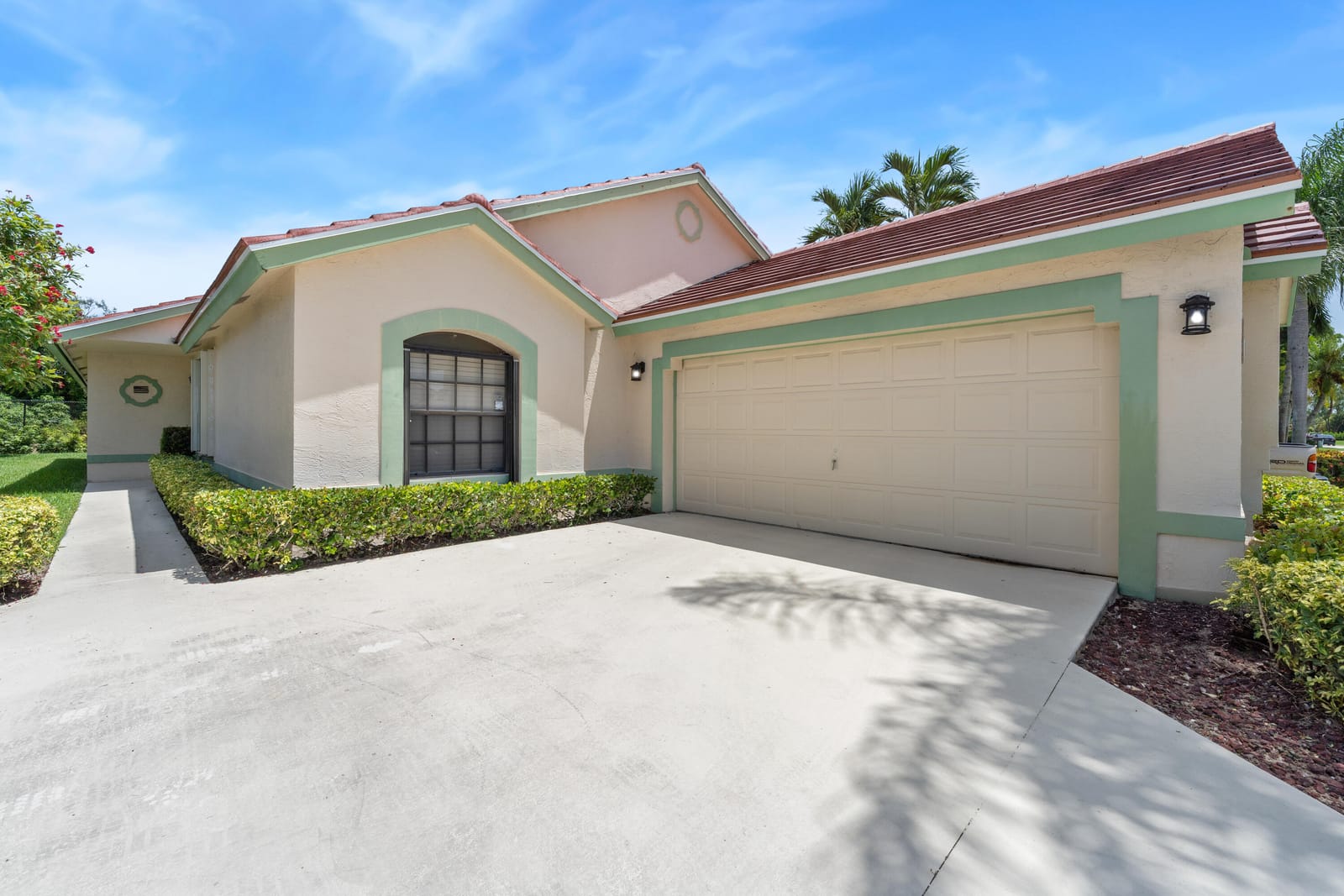 10430 Lexington Circle S — photo 2