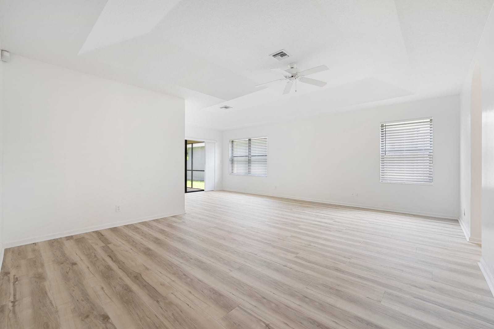 10430 Lexington Circle S — photo 8