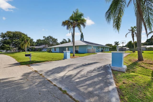 2101 SE BISBEE Street, Port St. Lucie, FL 34952