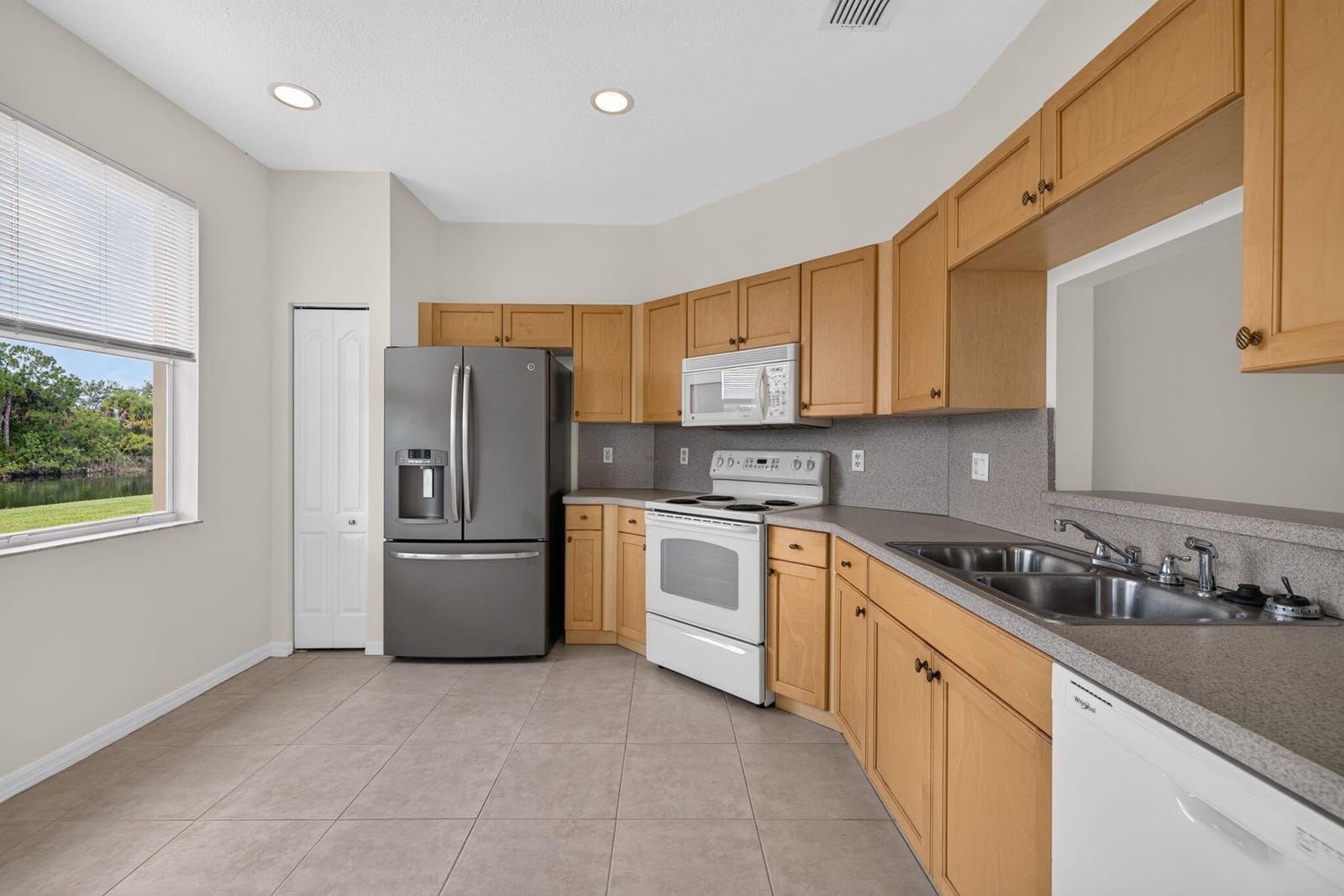 9810 SW Eastbrook Circle — photo 10