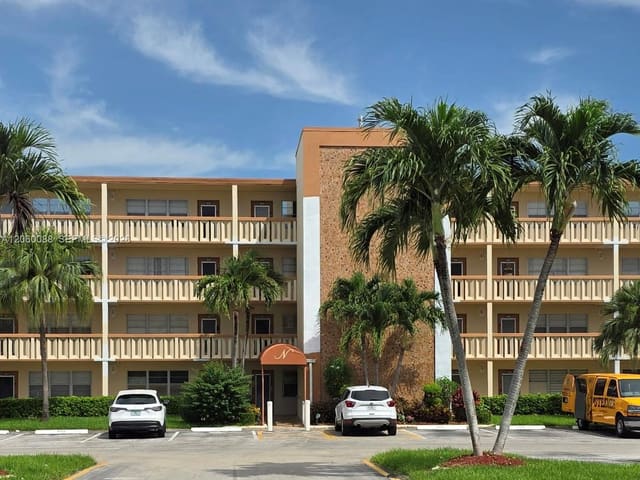1010 Newcastle A 1010, sold in Hythe At Century Village Condo, Boca Raton, FL