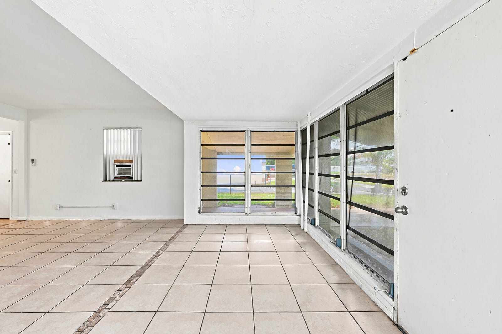413 SW 24th Avenue — photo 11