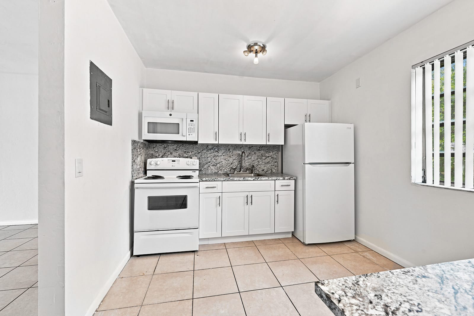 413 SW 24th Avenue — photo 6