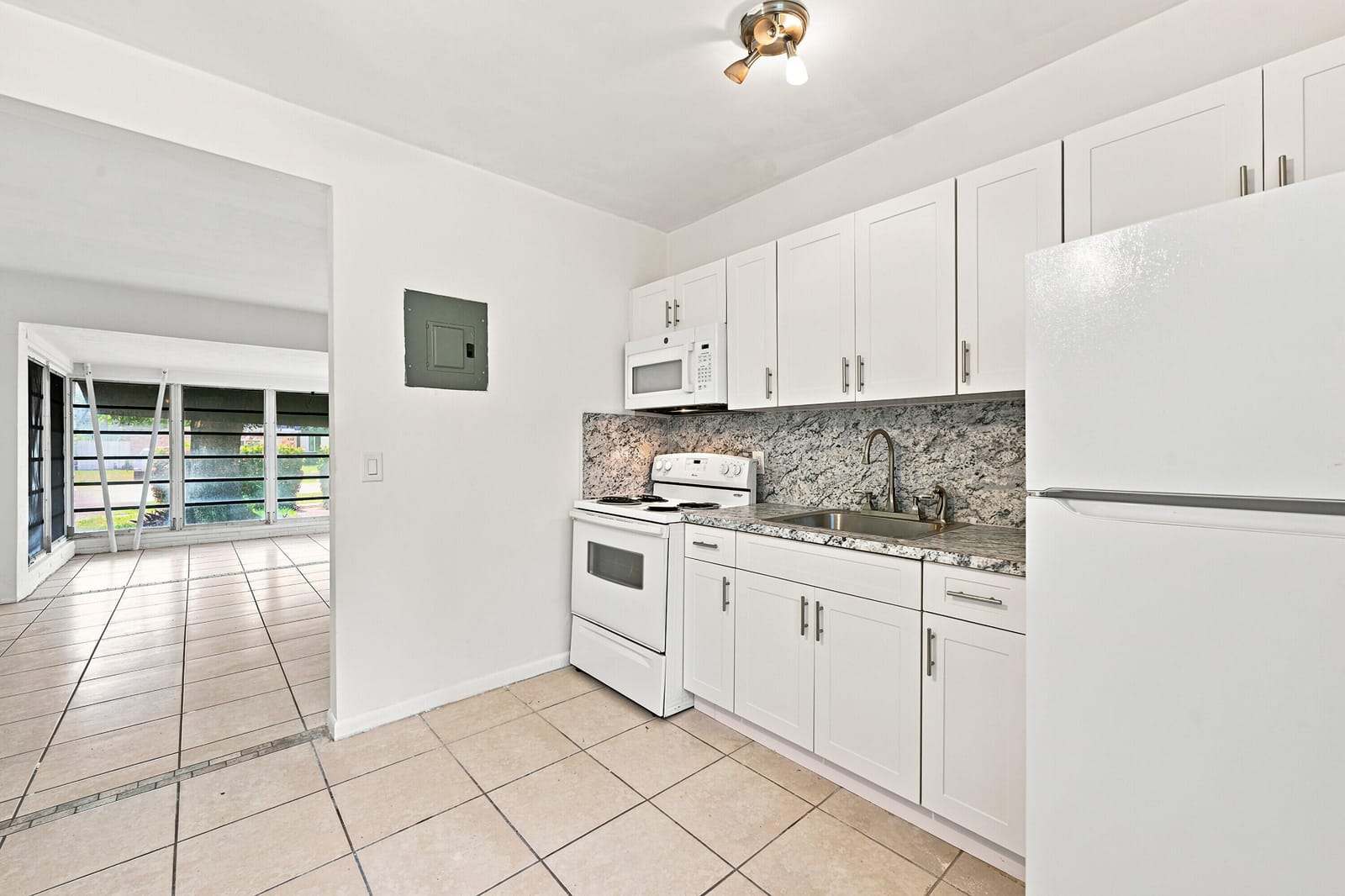 413 SW 24th Avenue — photo 7