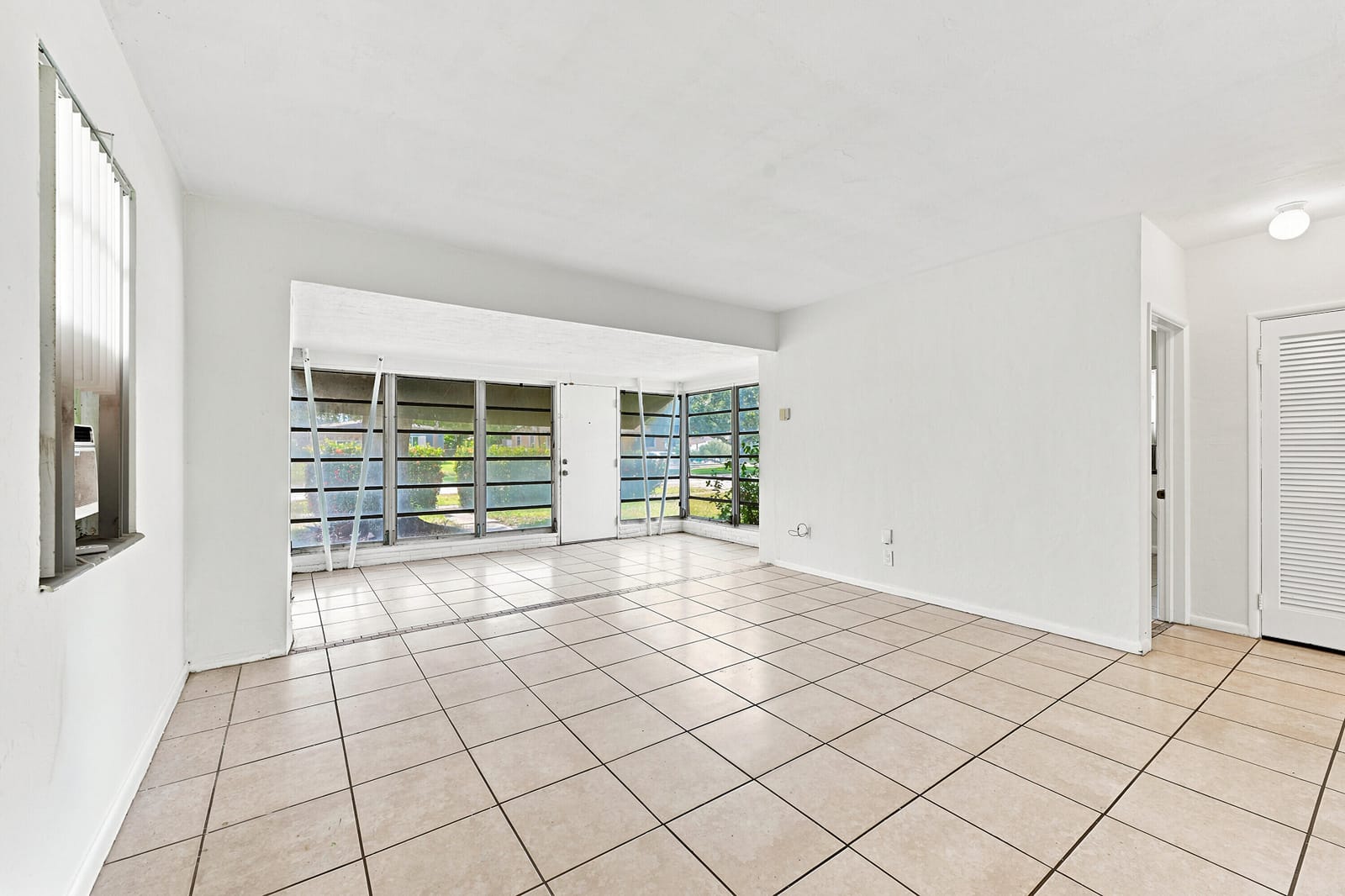413 SW 24th Avenue — photo 9