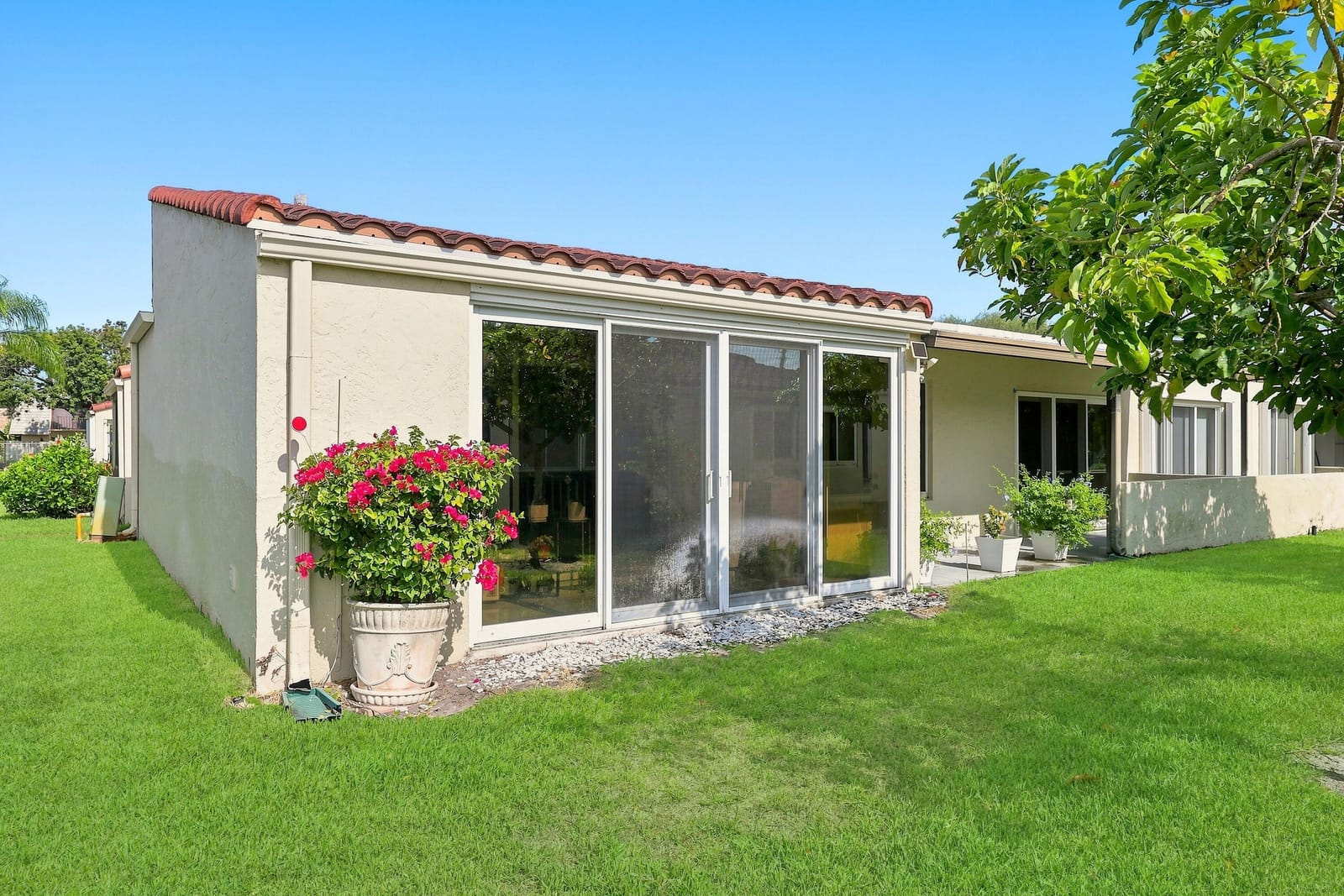 2532 Boundbrook Drive S 107, Palm Springs, FL 33406 photo 24