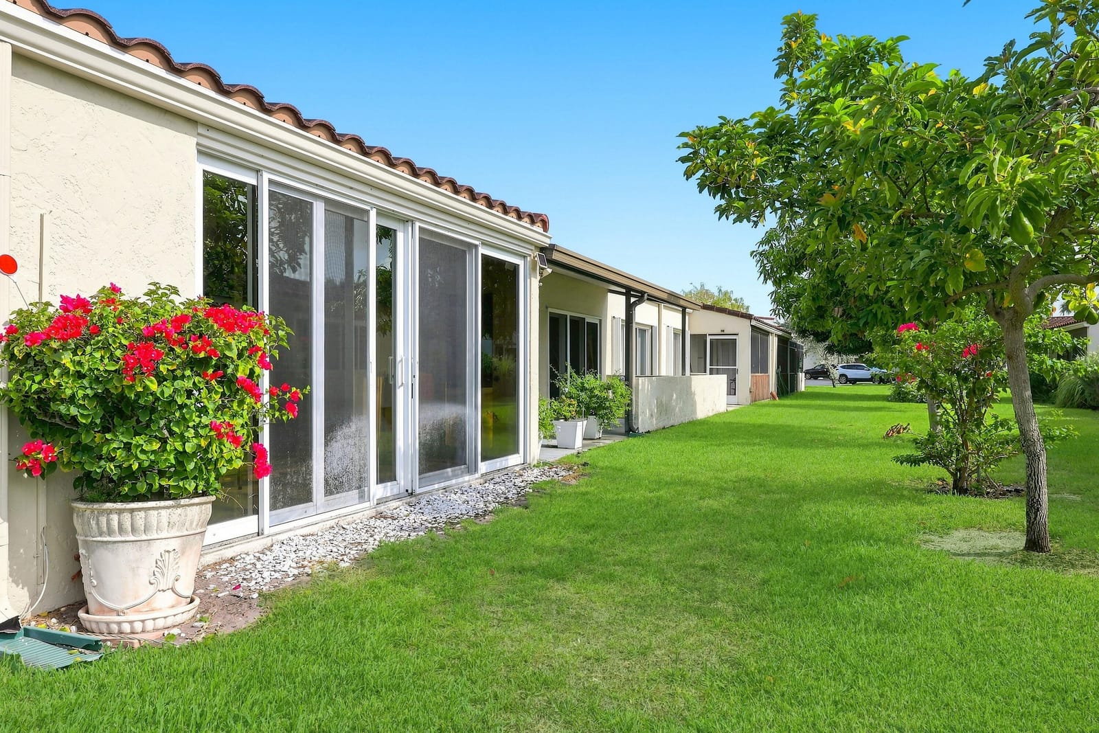 2532 Boundbrook Drive S 107, Palm Springs, FL 33406 photo 25