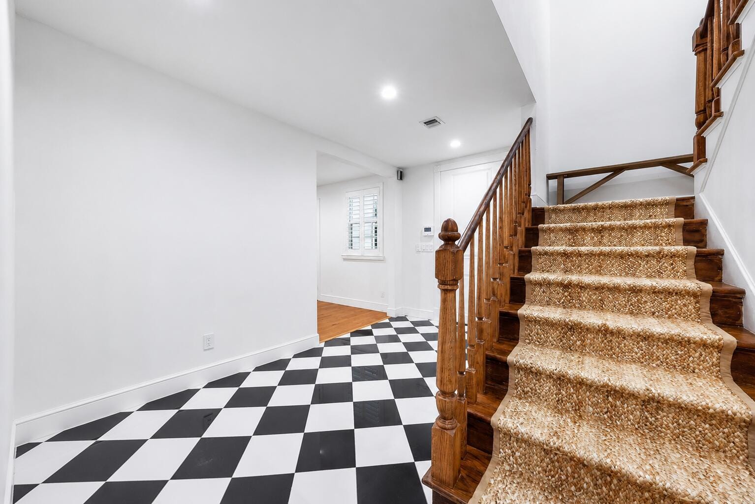 232 Essex Lane — photo 8