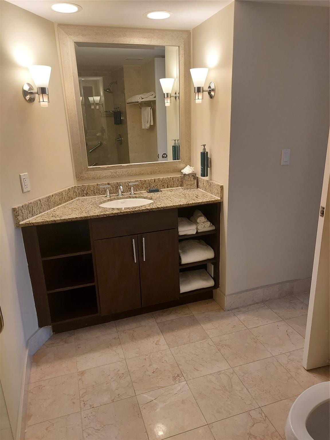 2670 E SUNRISE Boulevard 301, Fort Lauderdale, FL 33304 photo 21