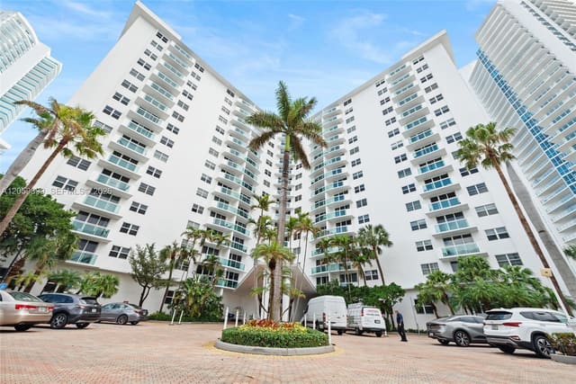 3001 S Ocean Drive 947, sold in ZIP 33019, Hollywood, FL