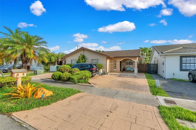 9981 NW 129th Terrace, Hialeah Gardens, FL 33018