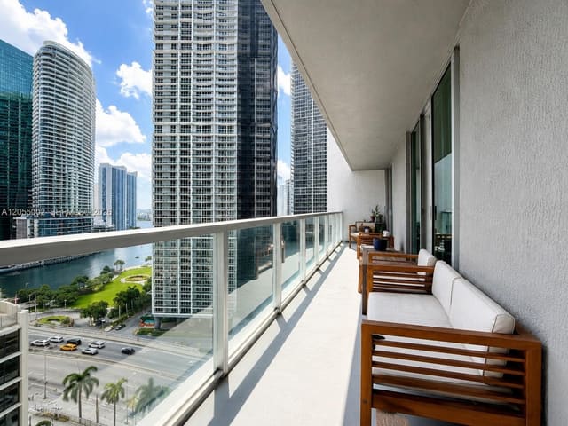 500 Brickell Avenue 1805, Miami, FL 33131