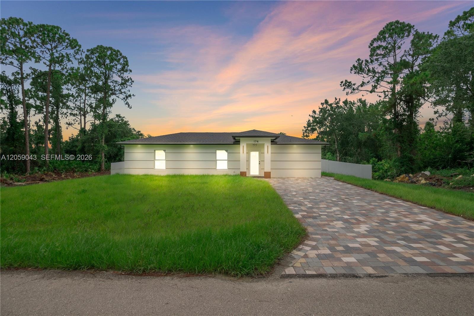 718 Frontenac, FL 33974