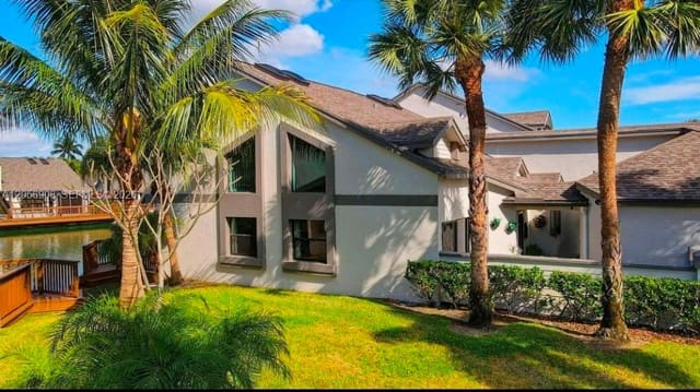 802 Landings Boulevard, Greenacres, FL 33413