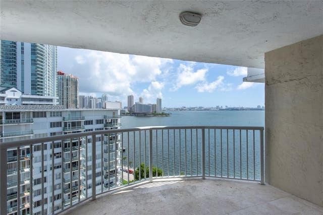 1420 Brickell Bay Drive 1604B, Miami, FL 33131