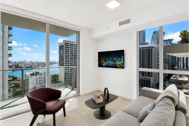 227 NE 2nd Street 2000, Yotel Pad, Miami, FL