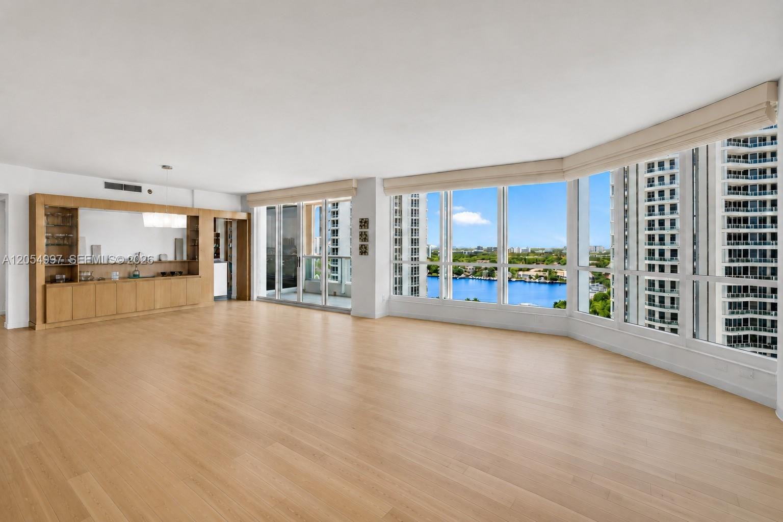 21150 Point Place 1605, Aventura, FL 33180 photo 4