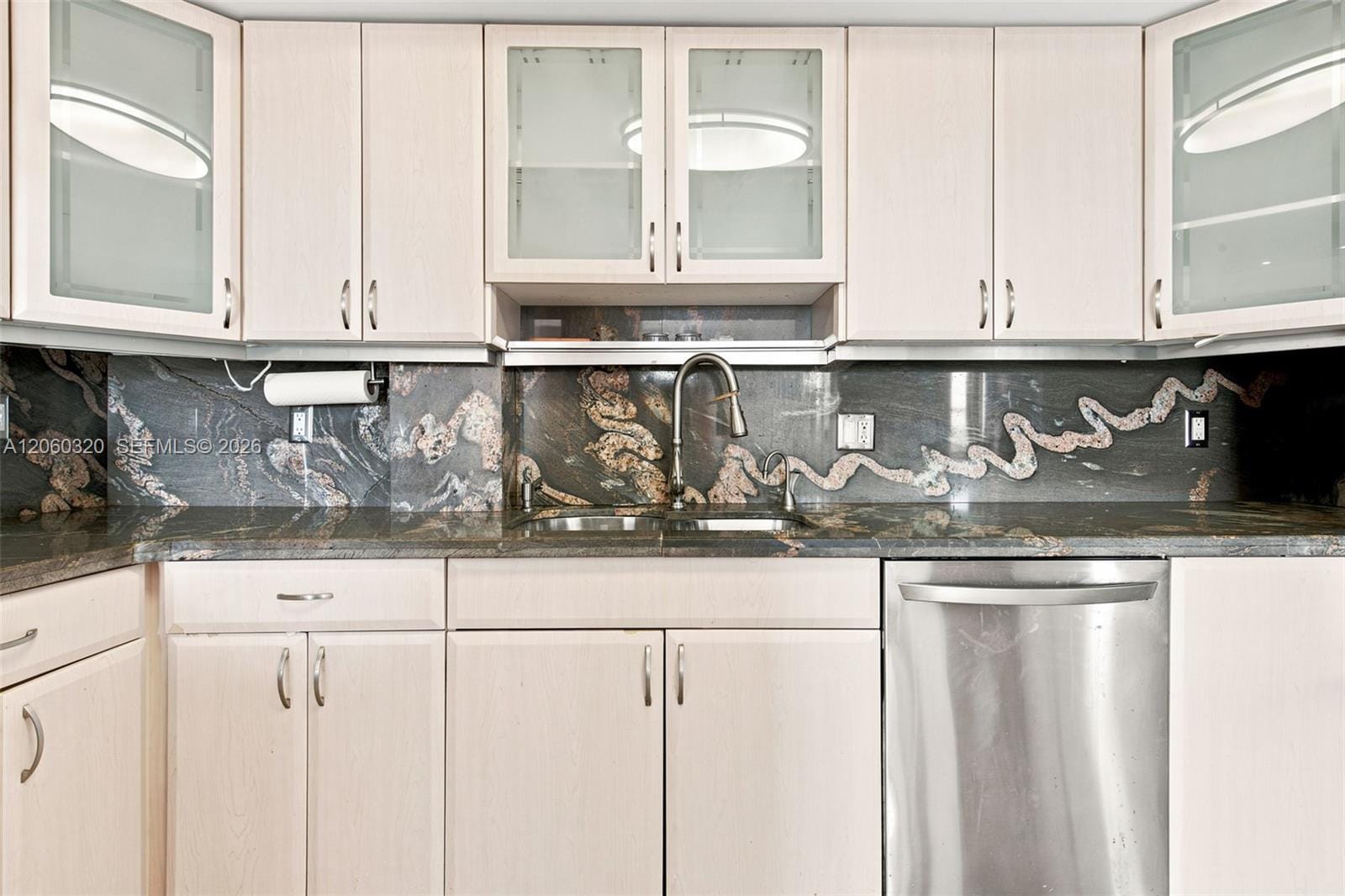 500 Bayview Drive 2121 — photo 8