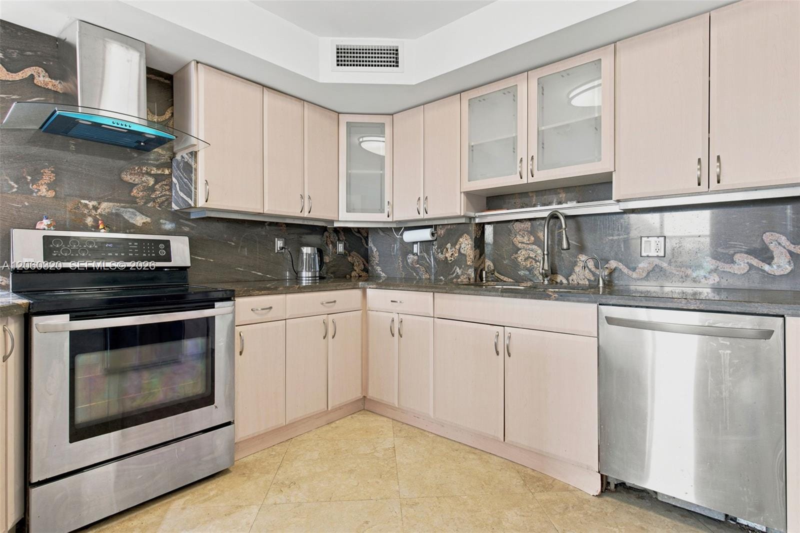 500 Bayview Drive 2121 — photo 9