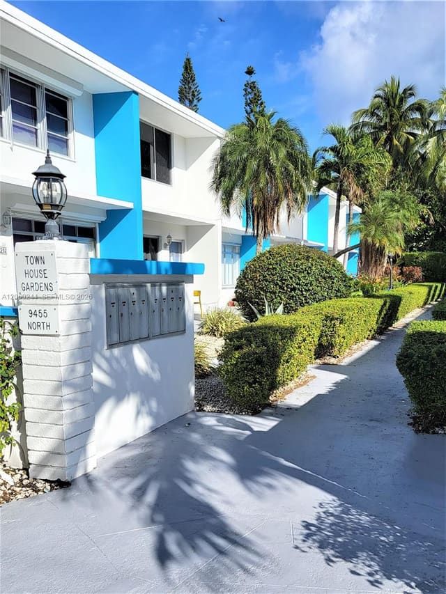 9455 Bay Harbor Terrace 2N, Bay Harbor Islands, FL 33154
