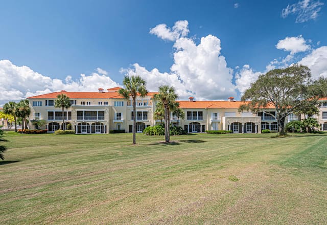 5060 HARMONY Circle 105, Vero Beach, FL 32967
