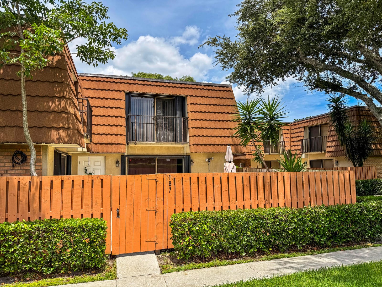 187 Charter Way — photo 3