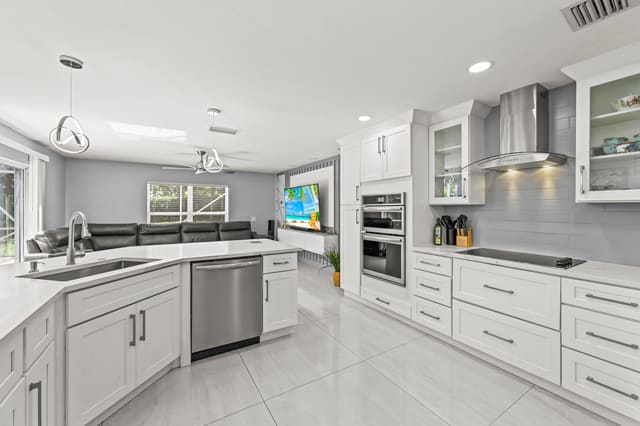 5066 NORTHERN LIGHTS Drive, Greenacres, FL 33463