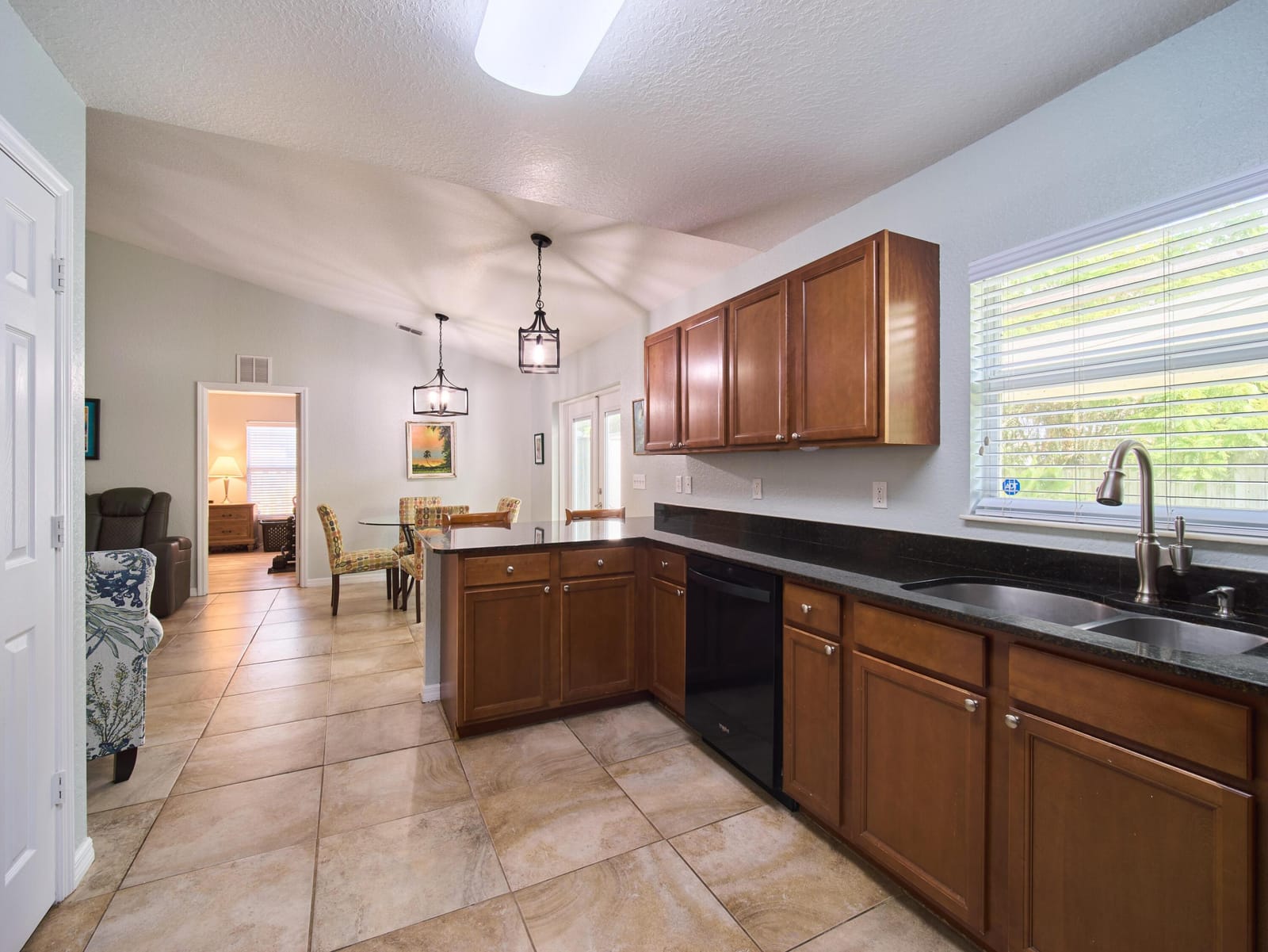1189 NW 15th Street — photo 7