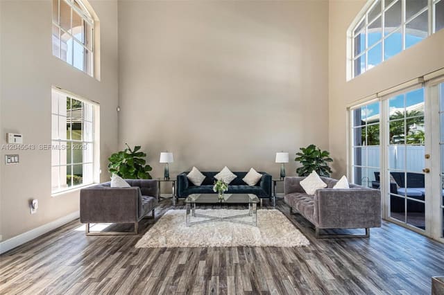 15941 NW 83rd Avenue, Miami Lakes, FL 33016