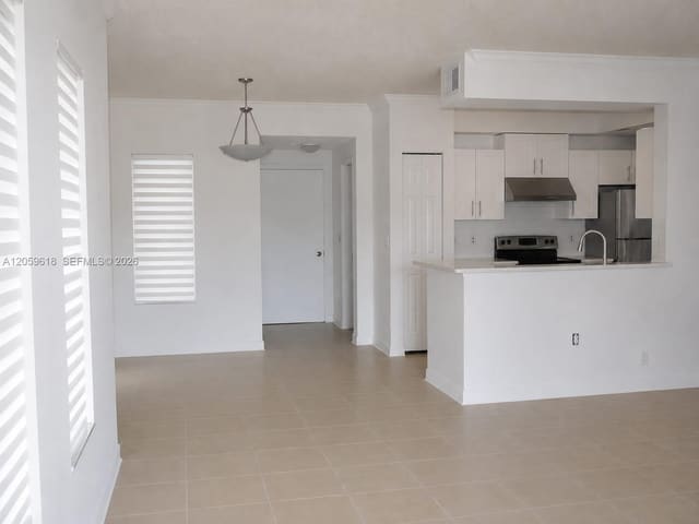 2452 Centergate Drive 104, Miramar, FL 33025