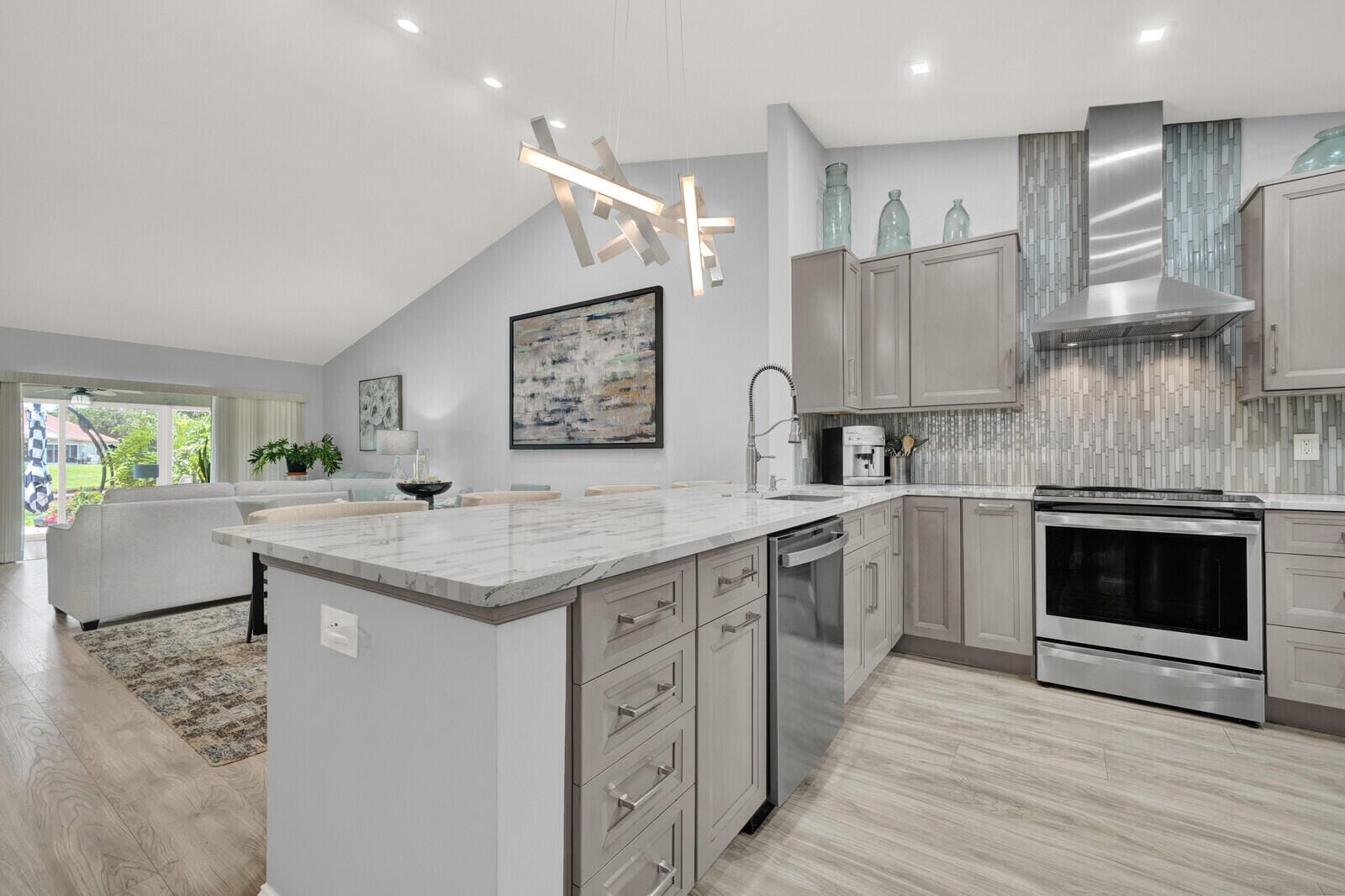 7906 LAKE SANDS Drive — photo 6