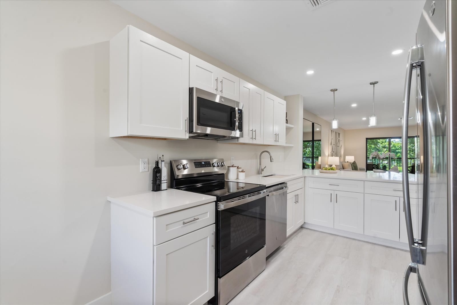 38 SOUTHPORT Lane C — photo 8