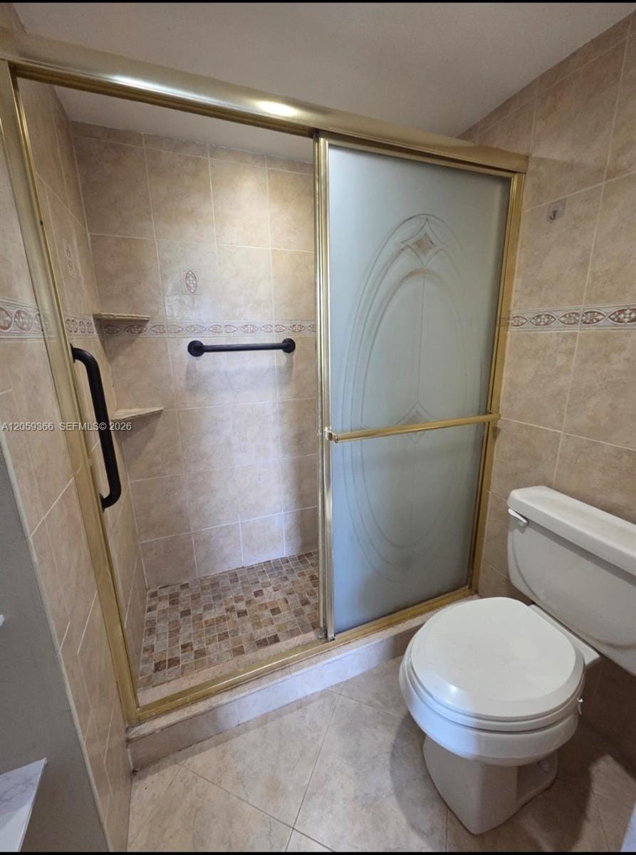 3750 Inverrary Drive 2B — photo 3