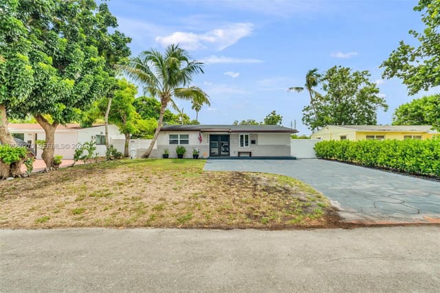 7420 Hope Street, Hollywood, FL 33024
