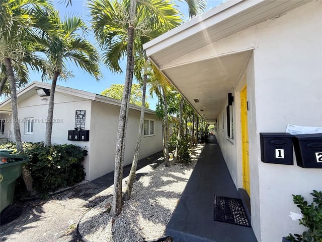 2160 NW 29th Street 6, Oakland Park, FL 33311