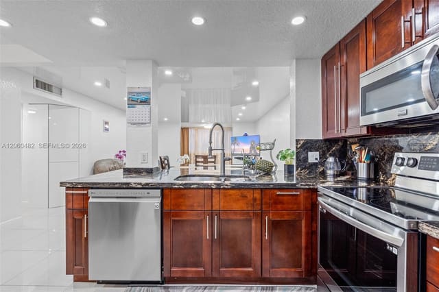 301 NE 14th Avenue 207, Meadowbrook Towers, Hallandale Beach, FL