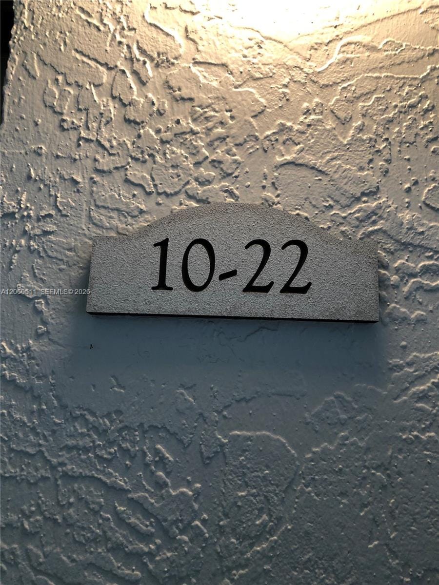 Pending home at 510 S Park Road 22-10, Hollywood, FL 33021